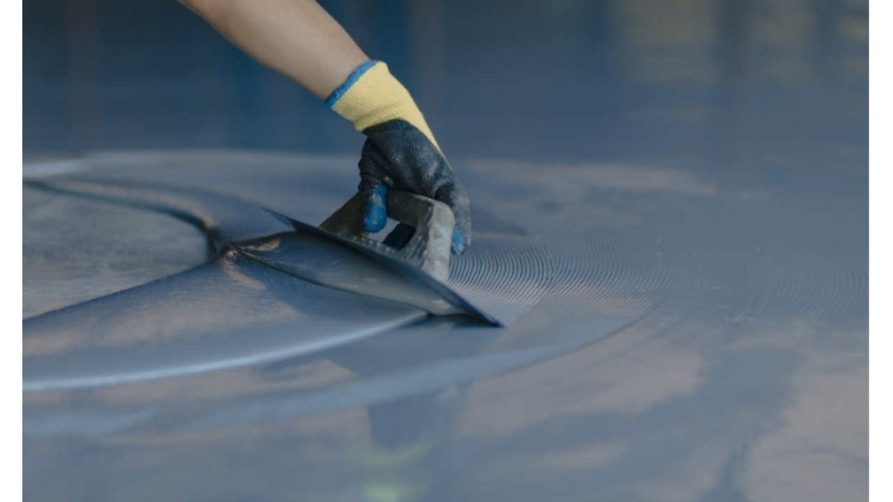 SƠN EPOXY TỰ SAN PHẲNG – GIẢI PHÁP SÀN CAO CẤP CHO NHÀ MÁY HIỆN ĐẠI